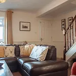 Spacious 5-bed Detached In Charming * Tadcaster