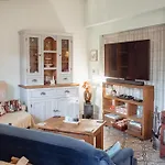 Prázdninový dům Spacious 5-bed Detached In Charming *