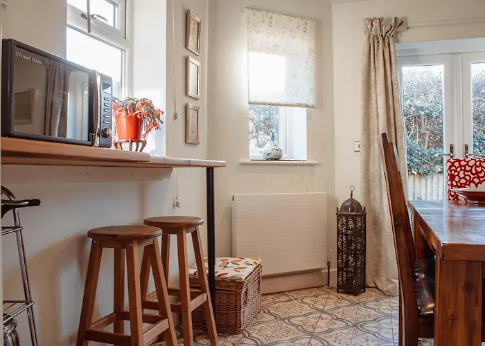 Spacious 5-bed Detached In Charming * Tadcaster