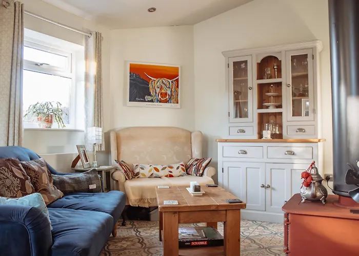 Spacious 5-bed Detached In Charming