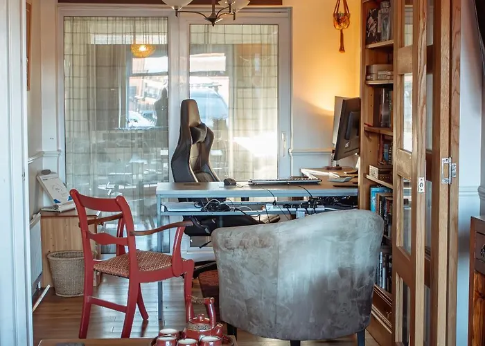 Spacious 5-bed Detached In Charming * Tadcaster