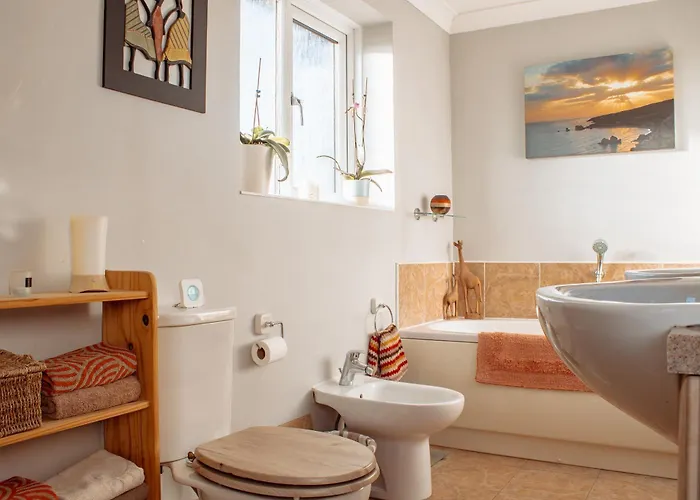 Spacious 5-bed Detached In Charming Tadcaster