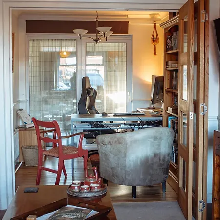 Spacious 5-bed Detached In Charming * Тадкастер