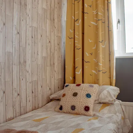 Spacious 5-bed Detached In Charming Дом отдыха *