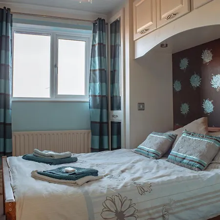 Spacious 5-bed Detached In Charming Дом отдыха Тадкастер