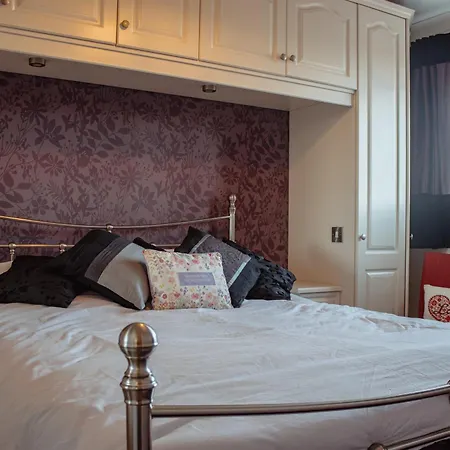 Spacious 5-bed Detached In Charming Дом отдыха Тадкастер