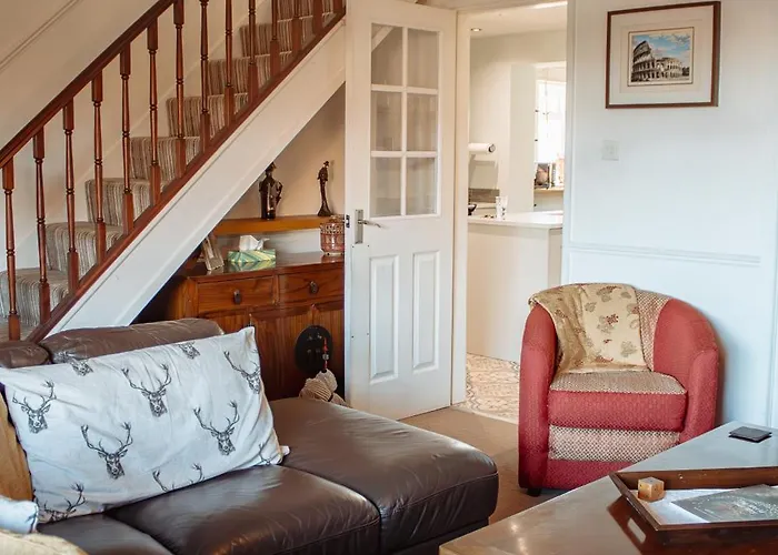 Spacious 5-bed Detached In Charming * Tadcaster