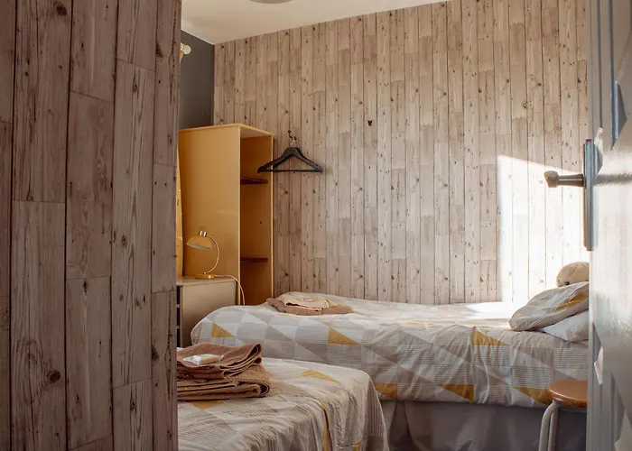 Spacious 5-bed Detached In Charming