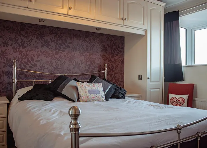 Spacious 5-bed Detached In Charming Dom wakacyjny Tadcaster